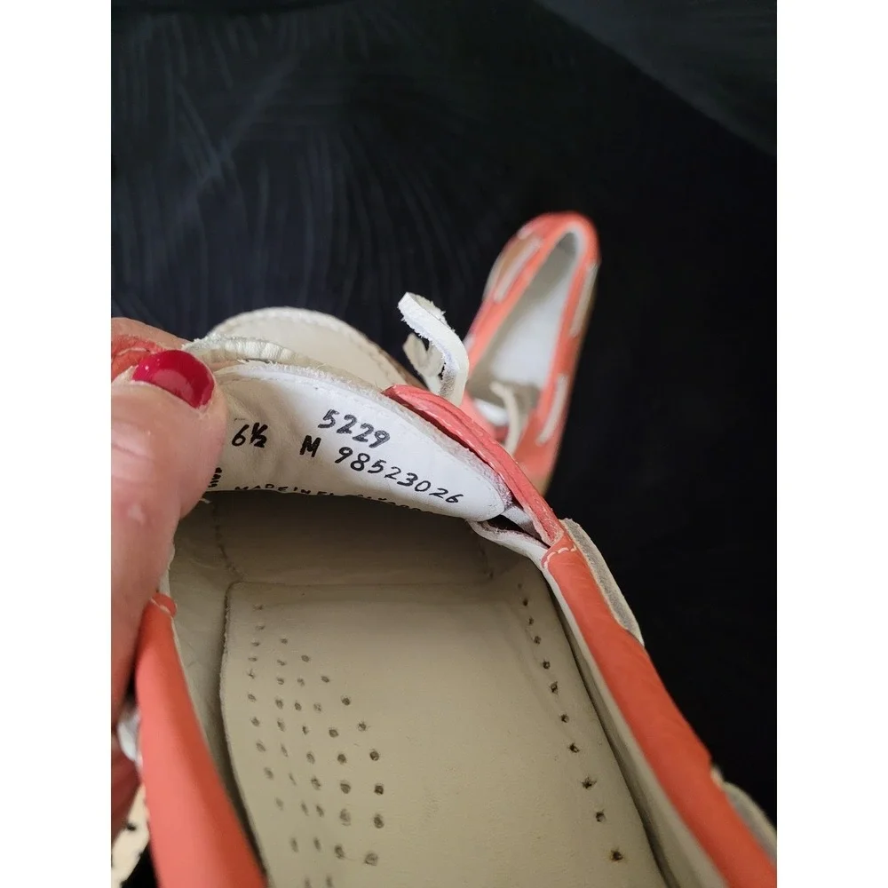 Brooks Brothers Womens Preppy Leather Boat‎ Shoes Coral Tan White 5229 6.5M NWOT